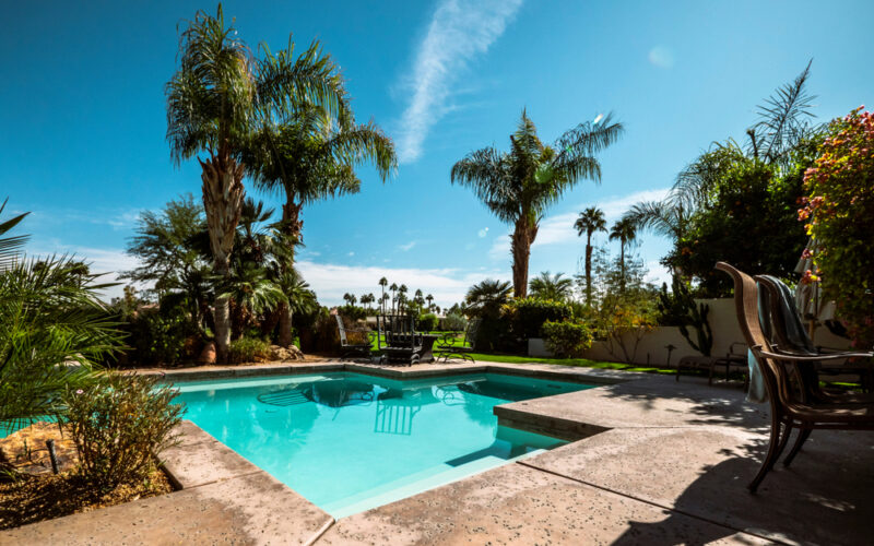 A,Beautiful,Backyard,At,A,Vacation,Home,On,A,Resort